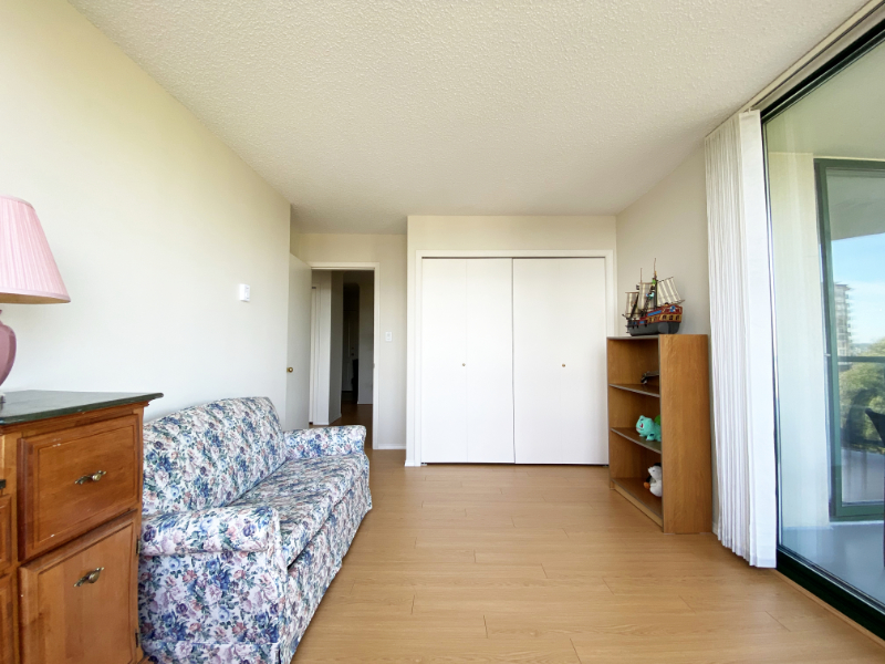 Bedroom with closets - Aug 28 2020 - 800 x 600